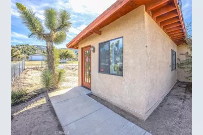 3407 Hwy 2, Pinon Hills, CA 92372 - Photo 11