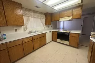 9239 Joshua, Apple Valley, CA 92308 - Photo 11