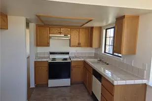 19099 Frances, Apple Valley, CA 92308 - Photo 5