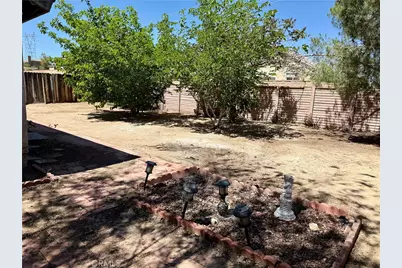14118 Rosewood Drive, Hesperia, CA 92344 - Photo 25