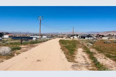 10233 Cerra Vista Street, Apple Valley, CA 92308 - Photo 7