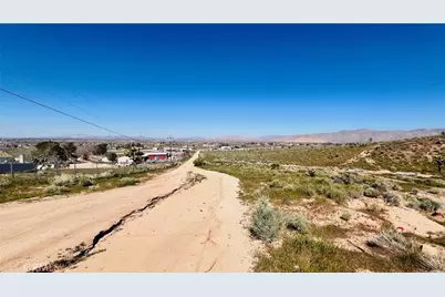 10111 Cerra Vista Street, Apple Valley, CA 92308 - Photo 7