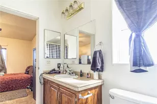 14411 Palmdale Rd, Victorville, CA 92392 - Photo 33