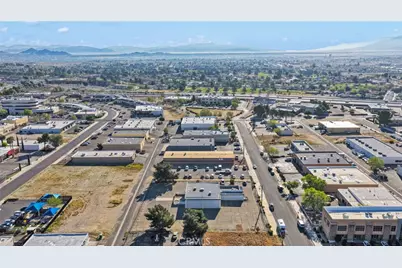 15328 Bonanza, Victorville, CA 92392 - Photo 19