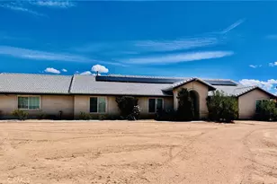 17389 Central Rd, Apple Valley, CA 92307 - Photo 9
