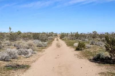 40 Ac La Brisa Drive, Yucca Valley, CA 92284 - Photo 5