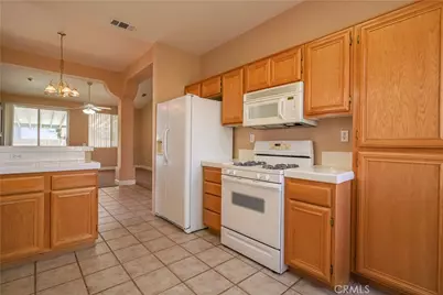 13055 Madison Circle, Victorville, CA 92392 - Photo 9
