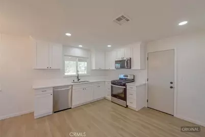 21435 Zuni Road, Apple Valley, CA 92307 - Photo 9