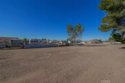 21435 Zuni Road, Apple Valley, CA 92307 - Photo 25
