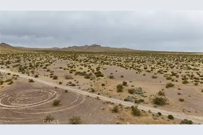 725 Desert Flower Road, Adelanto, CA 92301 - Photo 5