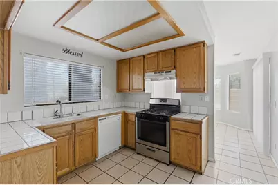 13645 Agate Way, Victorville, CA 92392 - Photo 9