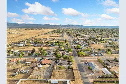 22404 Broken Lance Court, Apple Valley, CA 92307 - Photo 5