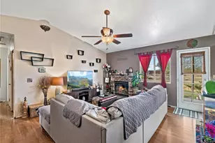 22404 Broken Lance Ct, Apple Valley, CA 92307 - Photo 13