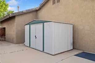 22404 Broken Lance Ct, Apple Valley, CA 92307 - Photo 37