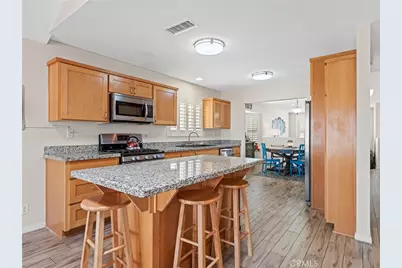 17880 Ferndell Lane, Victorville, CA 92395 - Photo 11