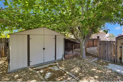 13249 Sundance, Victorville, CA 92392 - Photo 37