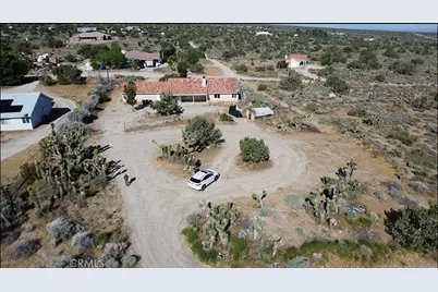 10685 Crystal Air, Pinon Hills, CA 92372 - Photo 7