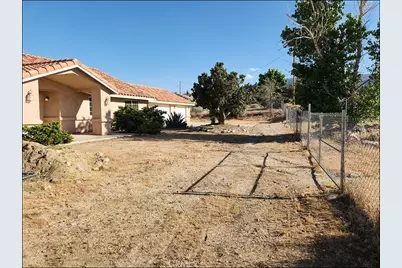 10685 Crystal Air, Pinon Hills, CA 92372 - Photo 35
