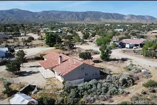 10685 Crystal Air, Pinon Hills, CA 92372 - Photo 7