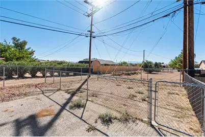 21739 Panoche Road, Apple Valley, CA 92308 - Photo 37