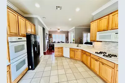 10485 Nobleton Rd., Apple Valley, CA 92308 - Photo 9