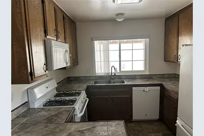 2032 Notre Dame Court, Barstow, CA 92311 - Photo 7