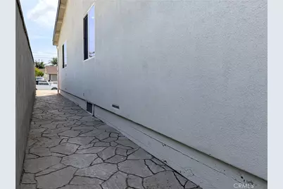 1147 N Island Avenue, Wilmington, CA 90744 - Photo 29