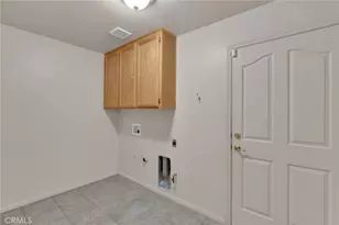 8626 Coyote Trail, Oak Hills, CA 92344 - Photo 31