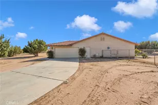 8626 Coyote Trail, Oak Hills, CA 92344 - Photo 3