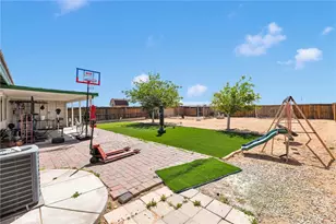 15752 Whitecap Way, Victorville, CA 92394 - Photo 33