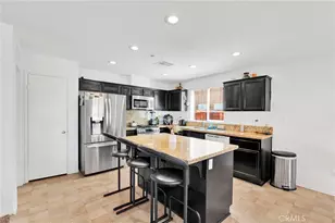 15752 Whitecap Way, Victorville, CA 92394 - Photo 11