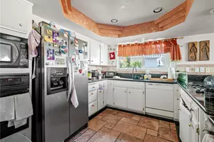 17990 Fremontia, Victorville, CA 92395 - Photo 9