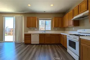 9053 Calico Ct, Oak Hills, CA 92344 - Photo 9