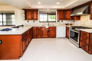 6736 Summit Valley, Hesperia, CA 92345 - Photo 7