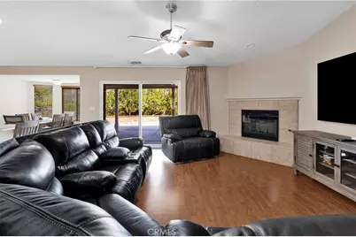 17594 Bangor, Hesperia, CA 92345 - Photo 5