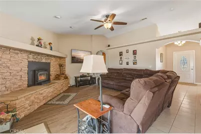 22772 Lancelet, Apple Valley, CA 92308 - Photo 7