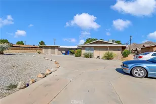 15400 Kiamichi Rd, Apple Valley, CA 92307 - Photo 13