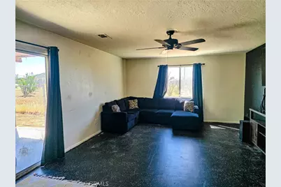 9995 Smoke Tree, Hesperia, CA 92344 - Photo 11