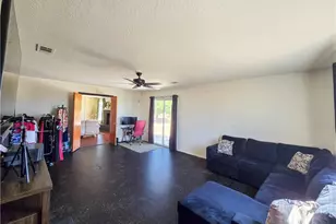 9995 Smoke Tree, Hesperia, CA 92344 - Photo 17