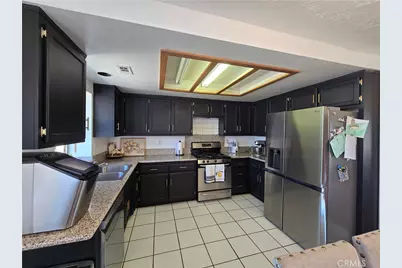 9995 Smoke Tree, Hesperia, CA 92344 - Photo 3
