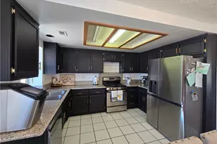 9995 Smoke Tree, Hesperia, CA 92344 - Photo 3
