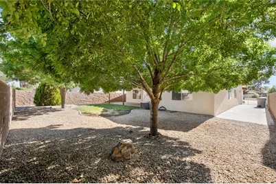 13035 Norfolk, Victorville, CA 92395 - Photo 41