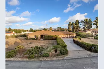 19213 Tecumseh, Apple Valley, CA 92307 - Photo 1