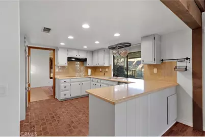 13685 Hidden Valley Road, Victorville, CA 92395 - Photo 25