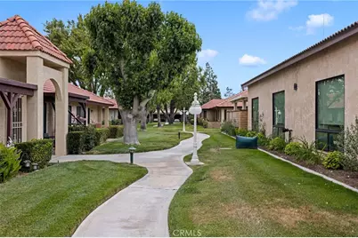 19222 Cottonwood Drive, Apple Valley, CA 92308 - Photo 27