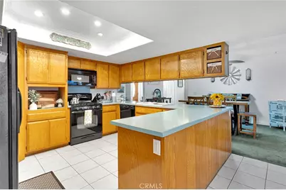 9872 Aster, Oak Hills, CA 92344 - Photo 15