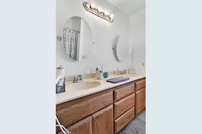 9872 Aster, Oak Hills, CA 92344 - Photo 33