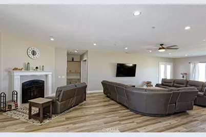 23280 Ramona Avenue, Apple Valley, CA 92307 - Photo 5