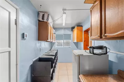 36769 Richards, Barstow, CA 92311 - Photo 17