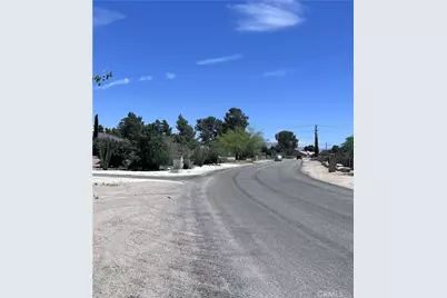 15000 Genesee, Apple Valley, CA 92307 - Photo 19